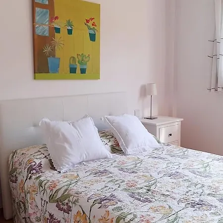 Апартаменты Apartamento Con Piscina En Хака