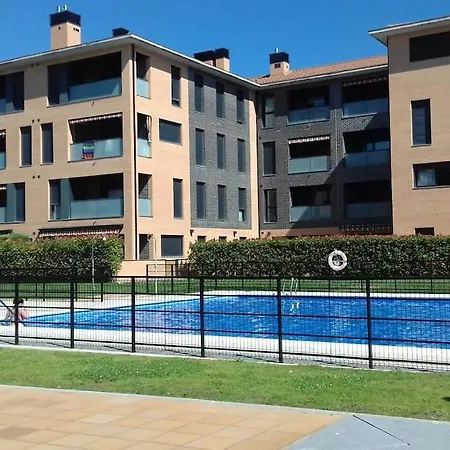 Apartamento Con Piscina En Хака