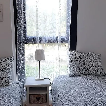 Apartamento Con Piscina En Хака