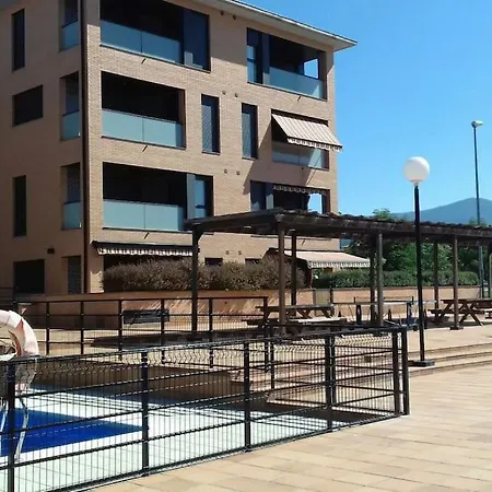 Apartamento Con Piscina En Хака
